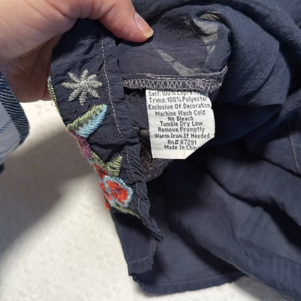 Johnny Was Embroidered Tunic xs silky - Picture 6 of 6